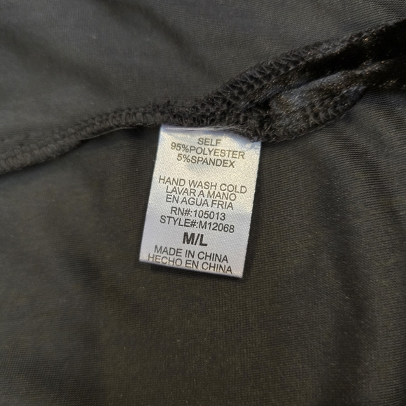 Madeline Sparklestein Embroidered Floral Black Boho Velvet Kimono Top Size M/L - Picture 9 of 15